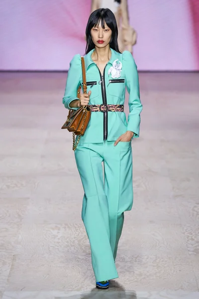 Look 25